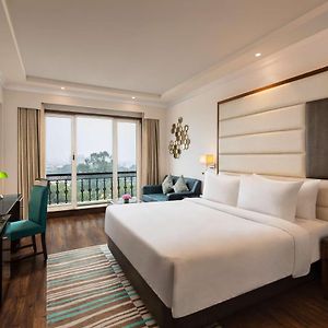 Superior Double Room Enjoy Happy Hours 11 on Alcoholic Beverages 12 Pm-6 PM Except Dragon House Soft Beverages Laundry service